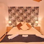 Casa Grande De Covas-Apartamentos Boutique En La Ribeira Sacra *