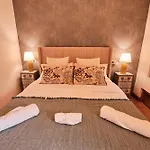 Casa Grande De Covas-Apartamentos Boutique En La Ribeira Sacra *